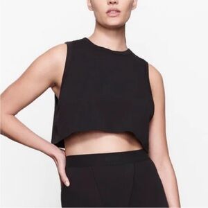 SKIMS Boyfriend Sleep Cropped Tank NWT size 4X Black